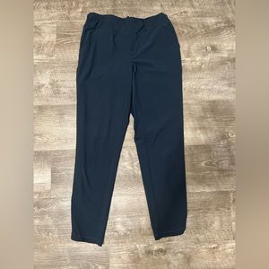 1 of 3 pairs of Te Verde joggers.